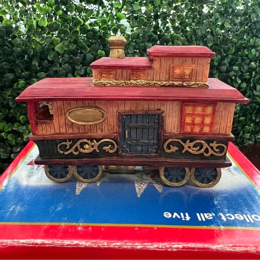 World Bazaars | Holiday | Holiday Santa Express Train Set 5 Of 5 World ...